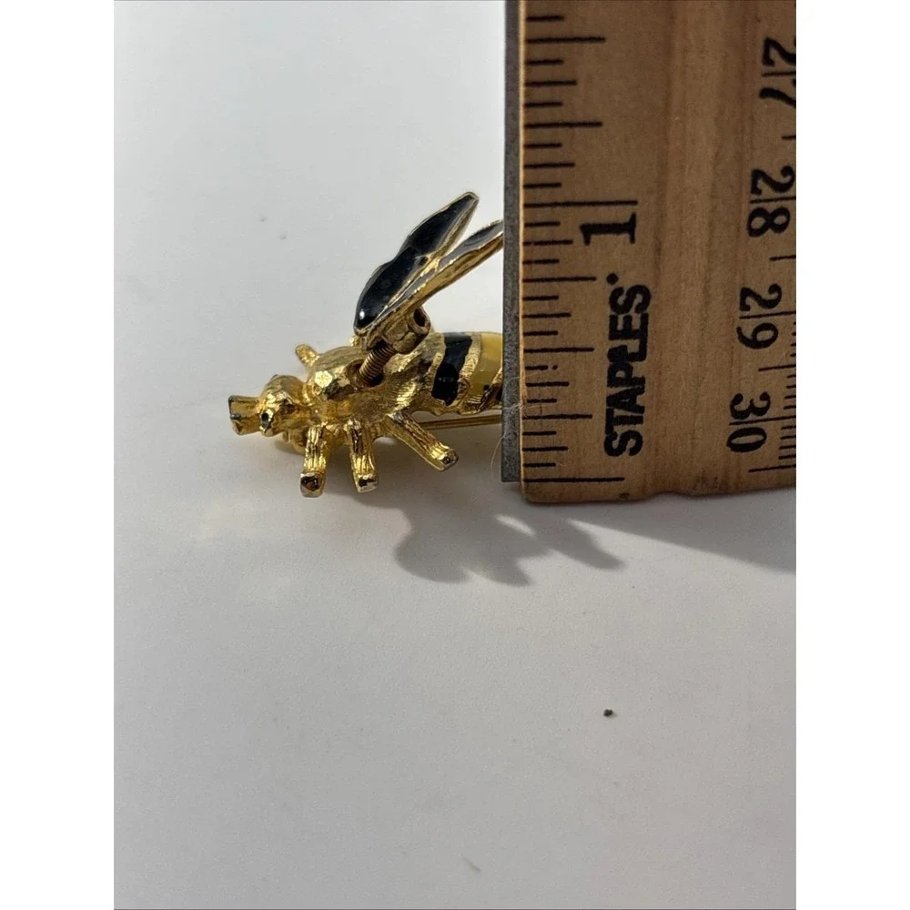 Vintage Gold Tone Black Yellow Enamel Trembler Wings Bumble Bee Brooch Pin